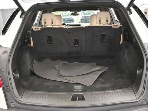 Used 2019 Cadillac XT5 FWD image 37