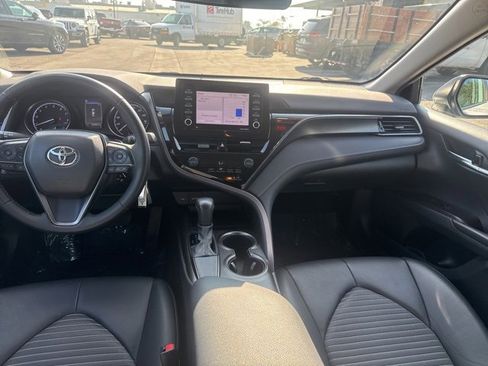 Used 2021 Toyota Camry SE image 19