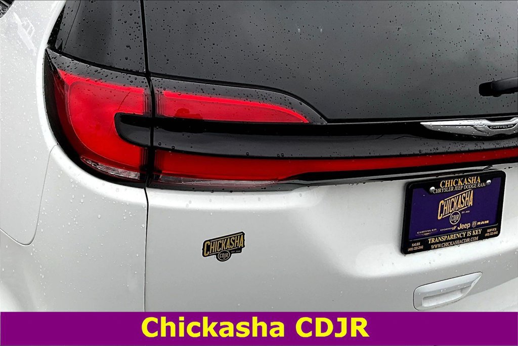 Used 2025 Chrysler Pacifica Select FWD image 22