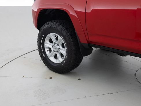 Used 2016 Toyota 4Runner SR5 Premium AWD/4WD image 17