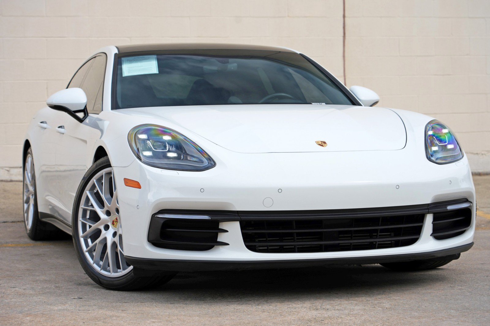Used 2018 Porsche Panamera image 4