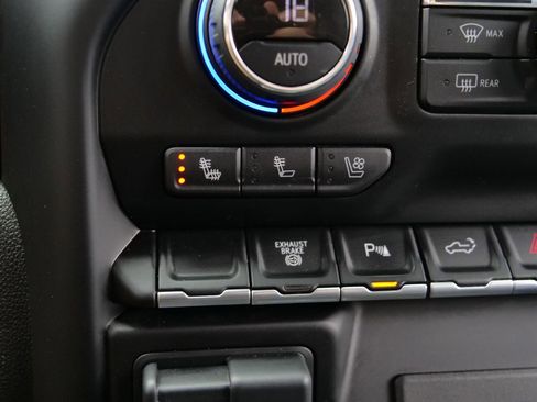 Used 2022 Chevrolet Silverado 3500 High Country image 13