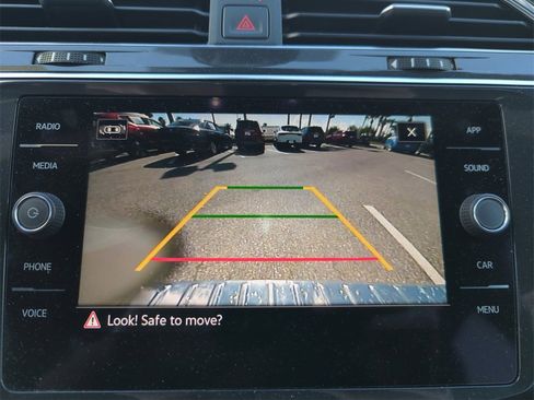 Used 2022 Volkswagen Tiguan SE R-Line image 37