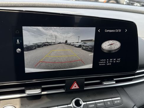 Certified 2025 Hyundai Elantra SEL FWD image 19