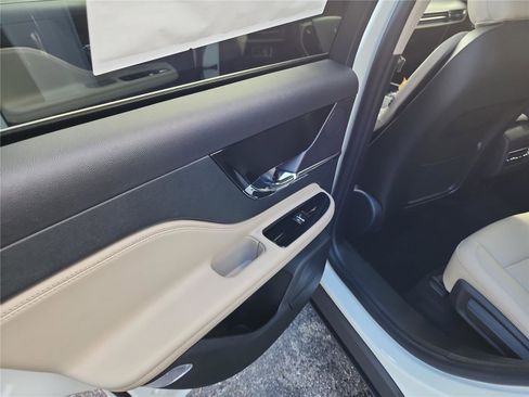 New 2026 Lincoln Corsair Premiere image 16