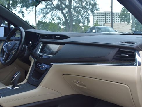 Used 2019 Cadillac XT5 FWD image 25