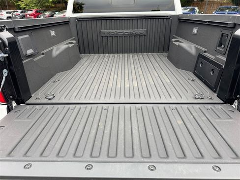 Used 2024 Toyota Tacoma TRD Sport image 17