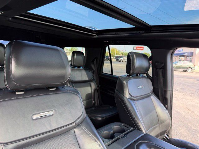 Used 2025 Ford Expedition Platinum w/ Stealth Performance Package AWD/4WD image 38