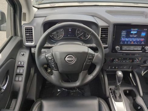 Certified 2024 Nissan Frontier SL w/ Technology Package RWD image 16
