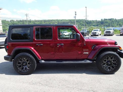 Used 2021 Jeep Wrangler Unlimited Sahara w/ Uconnect 4C Nav & Sound Group AWD/4WD image 5