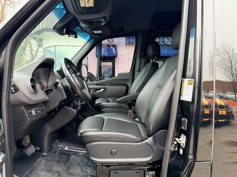 Used 2020 Mercedes-Benz Sprinter 2500 w/ Premium Plus Package image 10