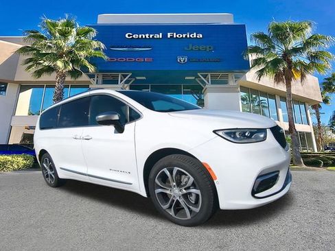 New 2026 Chrysler Pacifica Pinnacle w/ Trailer Tow Group image 2