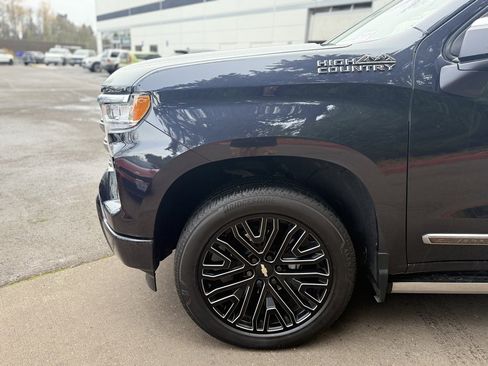 Used 2022 Chevrolet Silverado 1500 High Country w/ High Country Premium Package image 7