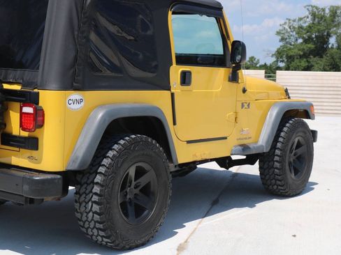 Used 2004 Jeep Wrangler X w/ Convenience Group AWD/4WD image 75