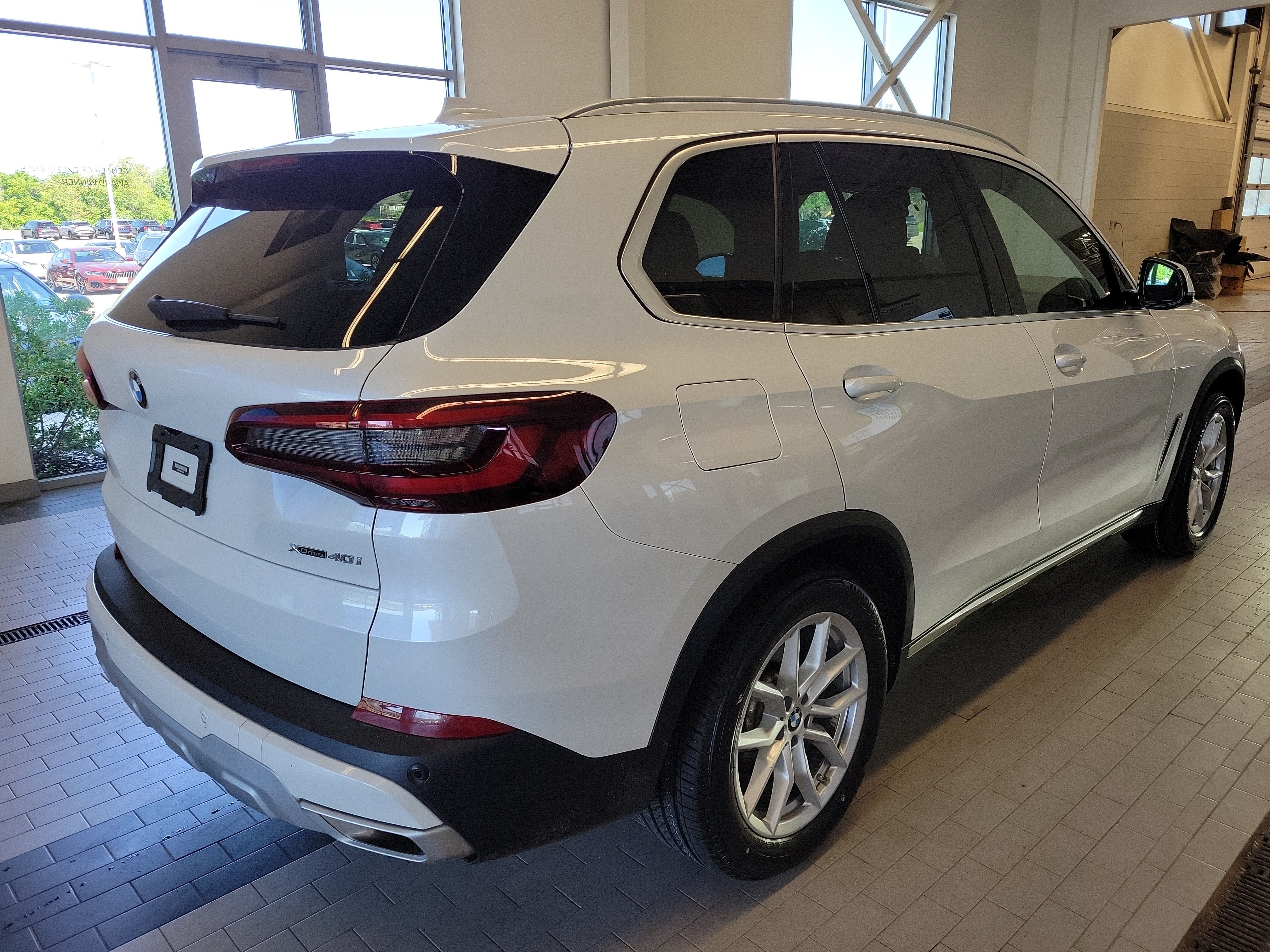 Used 2021 BMW X5 xDrive40i w/ Convenience Package AWD/4WD image 5