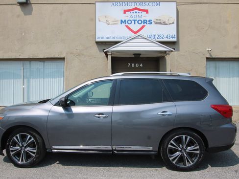 Used 2020 Nissan Pathfinder Platinum FWD image 5