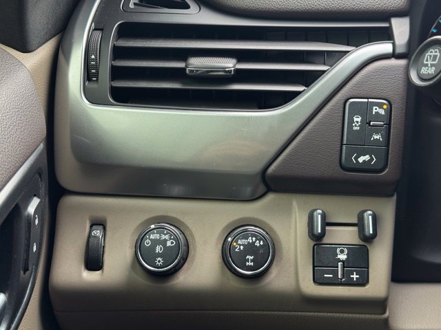 Used 2017 Chevrolet Tahoe LT w/ LT Signature Package AWD/4WD image 33