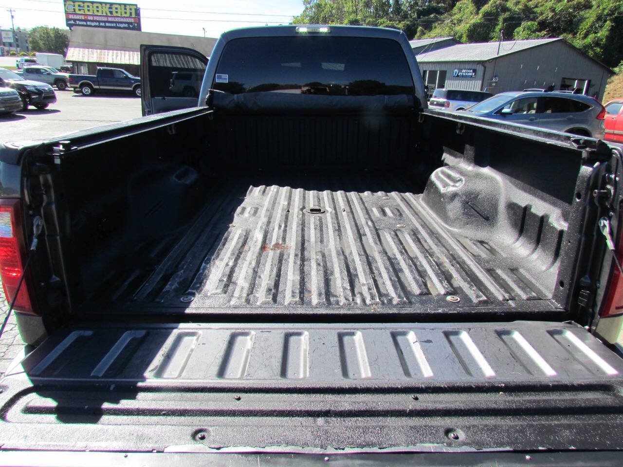 Used 2016 Ford F250 XLT w/ XLT Premium Package AWD/4WD image 26