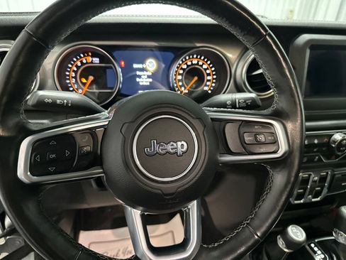 Used 2021 Jeep Gladiator Overland w/ LED Lighting Group AWD/4WD image 15