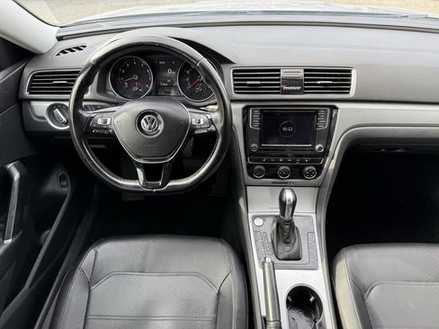 Used 2019 Volkswagen Passat 2.0T Wolfsburg image 16