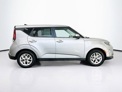 Used 2025 Kia Soul LX w/ LX Technology Package FWD image 10