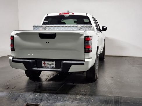 Used 2022 Nissan Frontier SV image 26