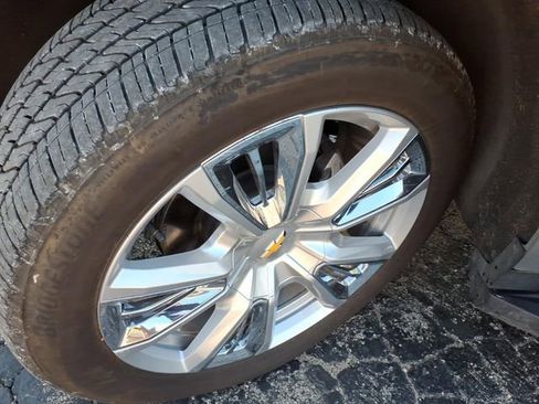 Used 2024 Chevrolet Suburban High Country AWD/4WD image 14