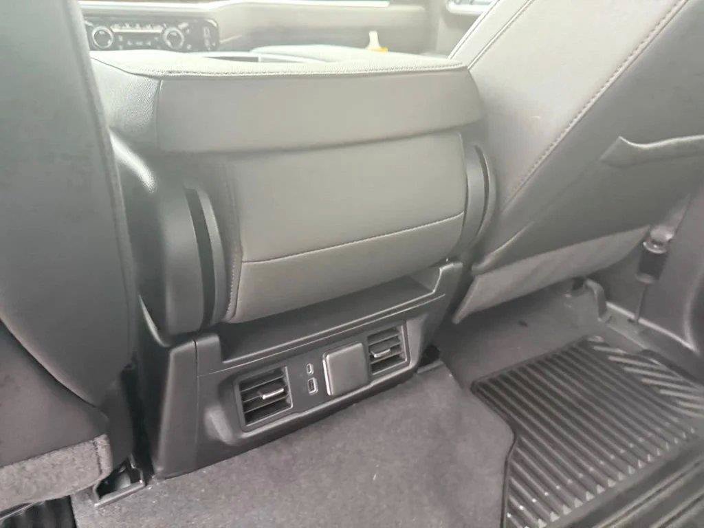 Used 2026 Chevrolet Silverado 1500 LT w/ Texas Edition Plus RWD image 34