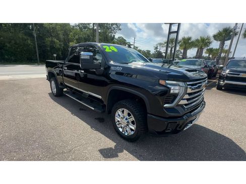 Used 2024 Chevrolet Silverado 2500 High Country w/ High Country Premium Package AWD/4WD image 8