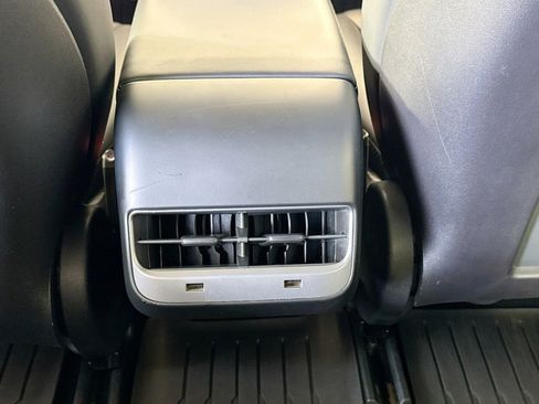 Used 2019 Tesla Model 3 Standard Range Plus image 22