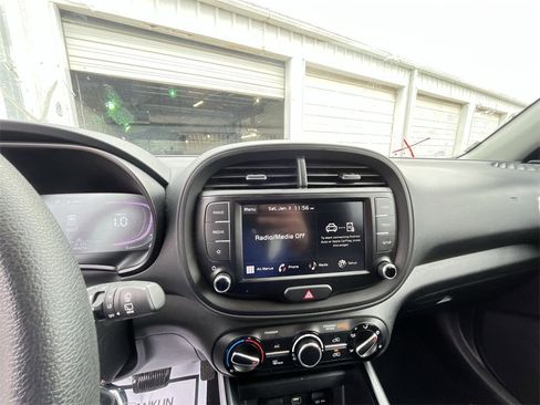 Used 2024 Kia Soul LX w/ Option Group 015 image 16