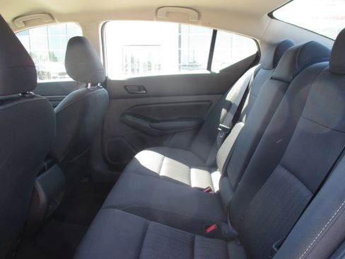 Used 2025 Nissan Altima 2.5 SV FWD image 15