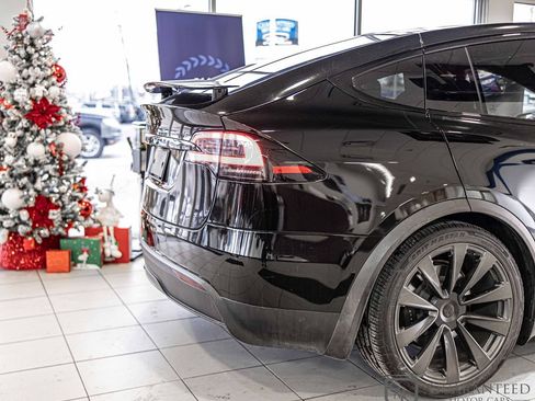 Used 2022 Tesla Model X image 14