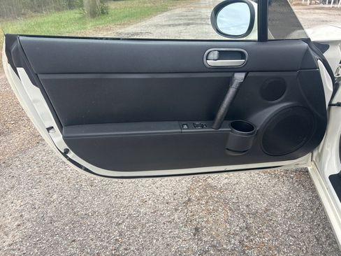 Used 2008 MAZDA MX-5 Miata Sport image 7