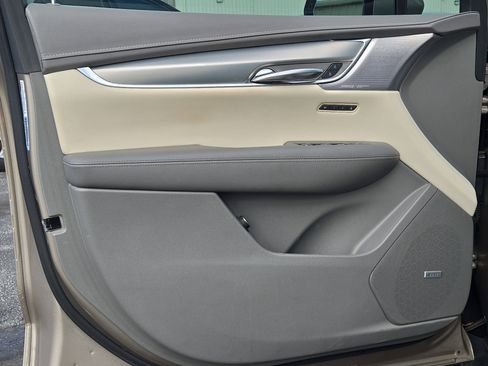 Used 2022 Cadillac XT5 Premium Luxury image 23