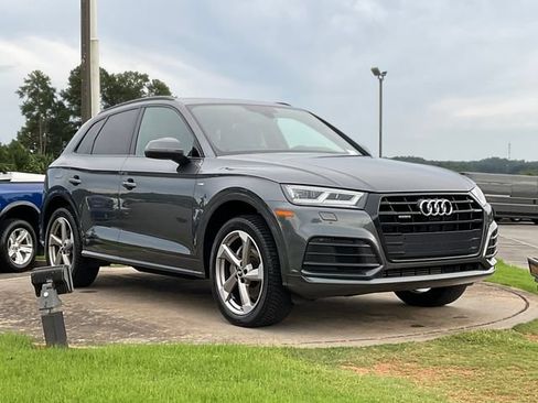 Used 2020 Audi Q5 2.0T Titanium Premium Plus AWD/4WD image 1
