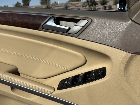 Used 2011 Mercedes-Benz ML 350 2WD image 22