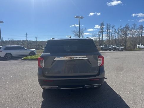 Certified 2022 Ford Explorer XLT w/ Equipment Group 202A image 4