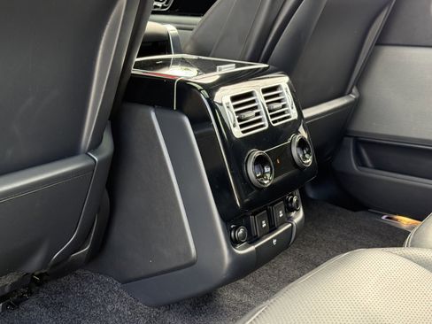 Used 2021 Land Rover Range Rover P525 Westminster Edition LWB image 17