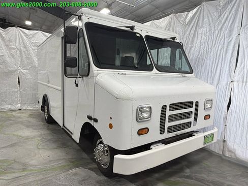 Used 2014 Ford E-350 and Econoline 350 Super Duty w/ A/C Prep Package RWD image 2