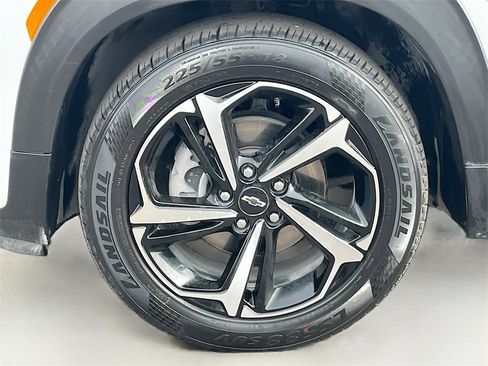 Used 2021 Chevrolet TrailBlazer RS w/ Technology Package image 30