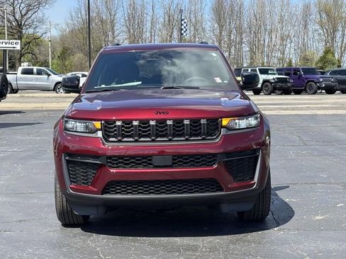 New 2026 Jeep Grand Cherokee Altitude AWD/4WD image 30