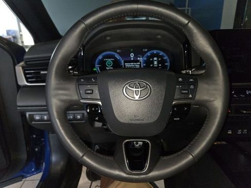 Used 2025 Toyota Camry XSE FWD image 14