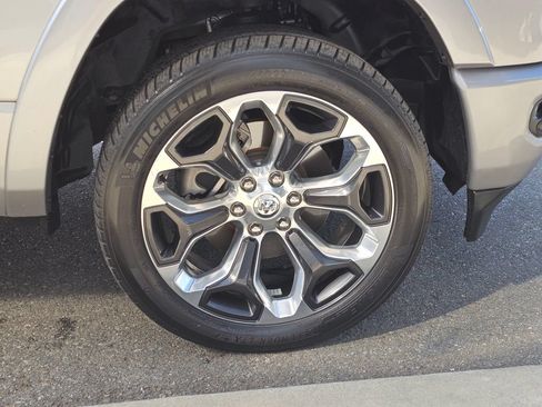 Used 2019 RAM 1500 Limited AWD/4WD image 9