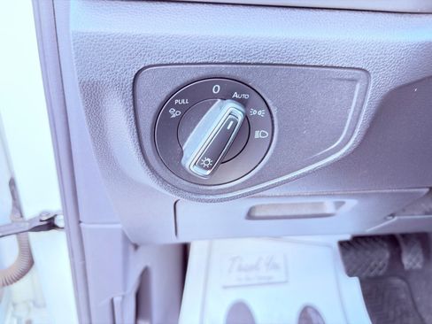 Used 2021 Volkswagen Atlas Cross Sport SE image 16