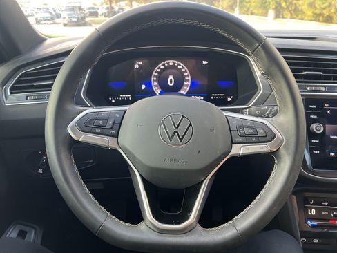 Used 2024 Volkswagen Tiguan SE FWD image 15