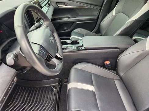 Used 2025 Toyota Camry XSE image 12