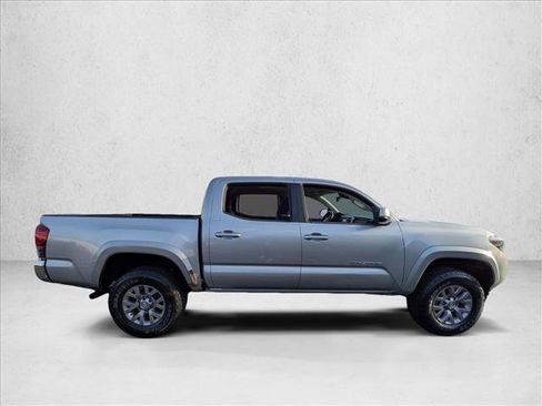 Used 2018 Toyota Tacoma SR5 image 4