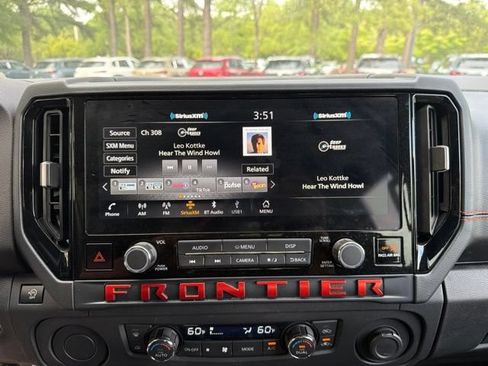 Used 2025 Nissan Frontier Pro-X w/ Pro Convenience Package RWD image 13