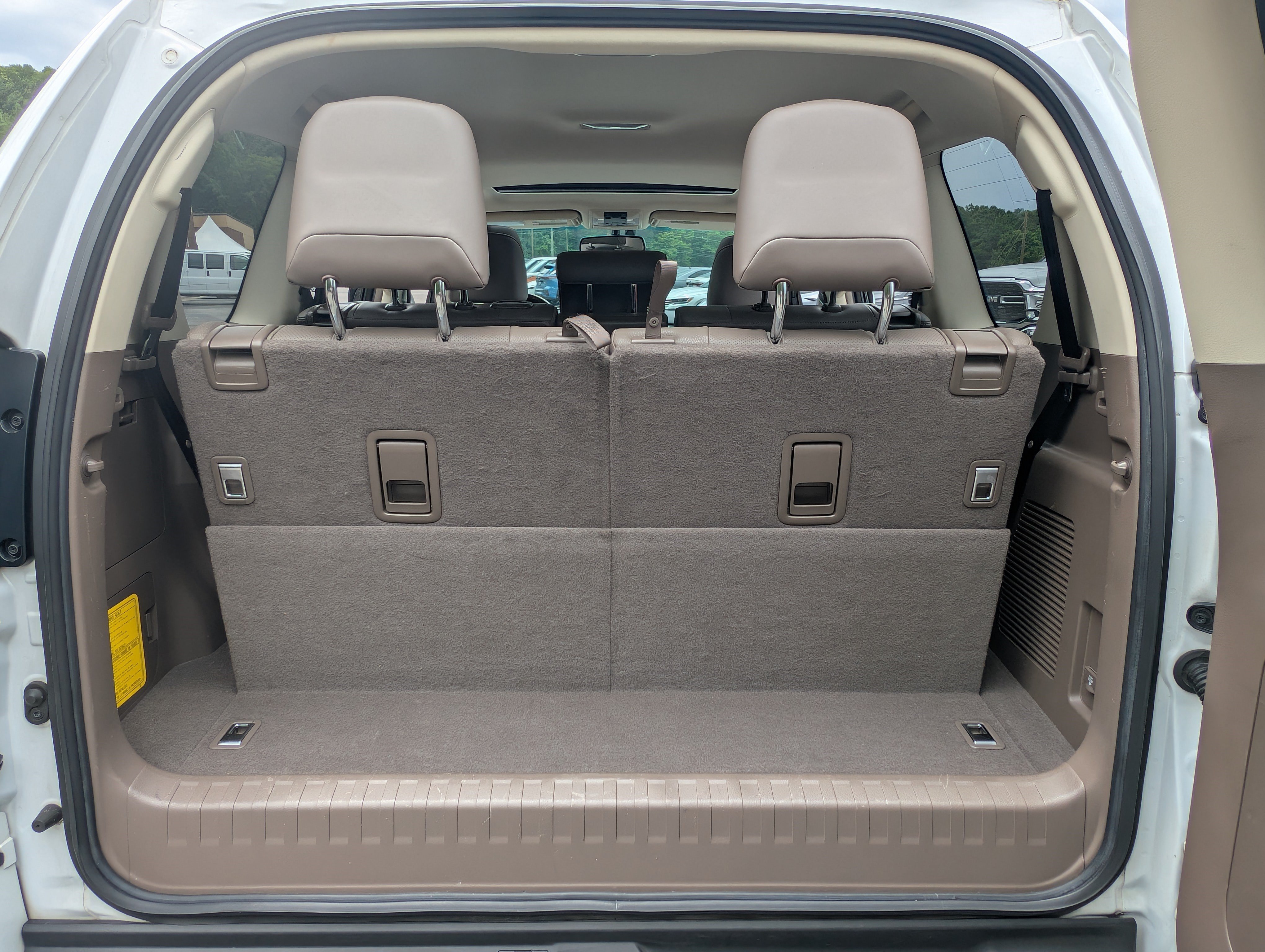Used 2015 Lexus GX 460 w/ Premium Package AWD/4WD image 20